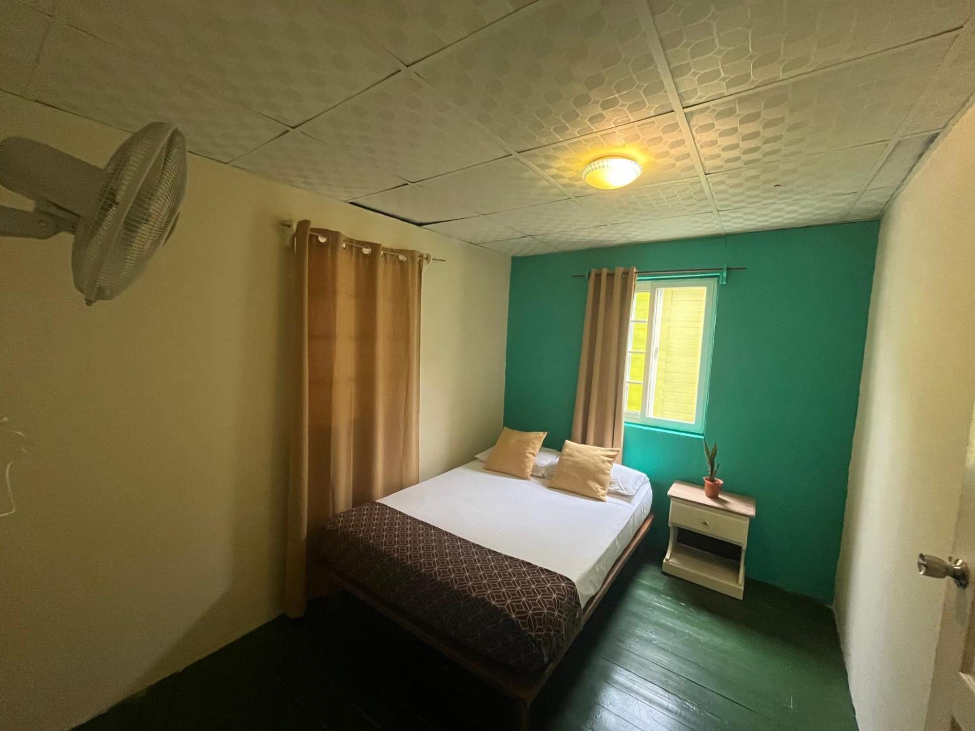 Hostal Cay باستيمينتوس المظهر الخارجي الصورة
