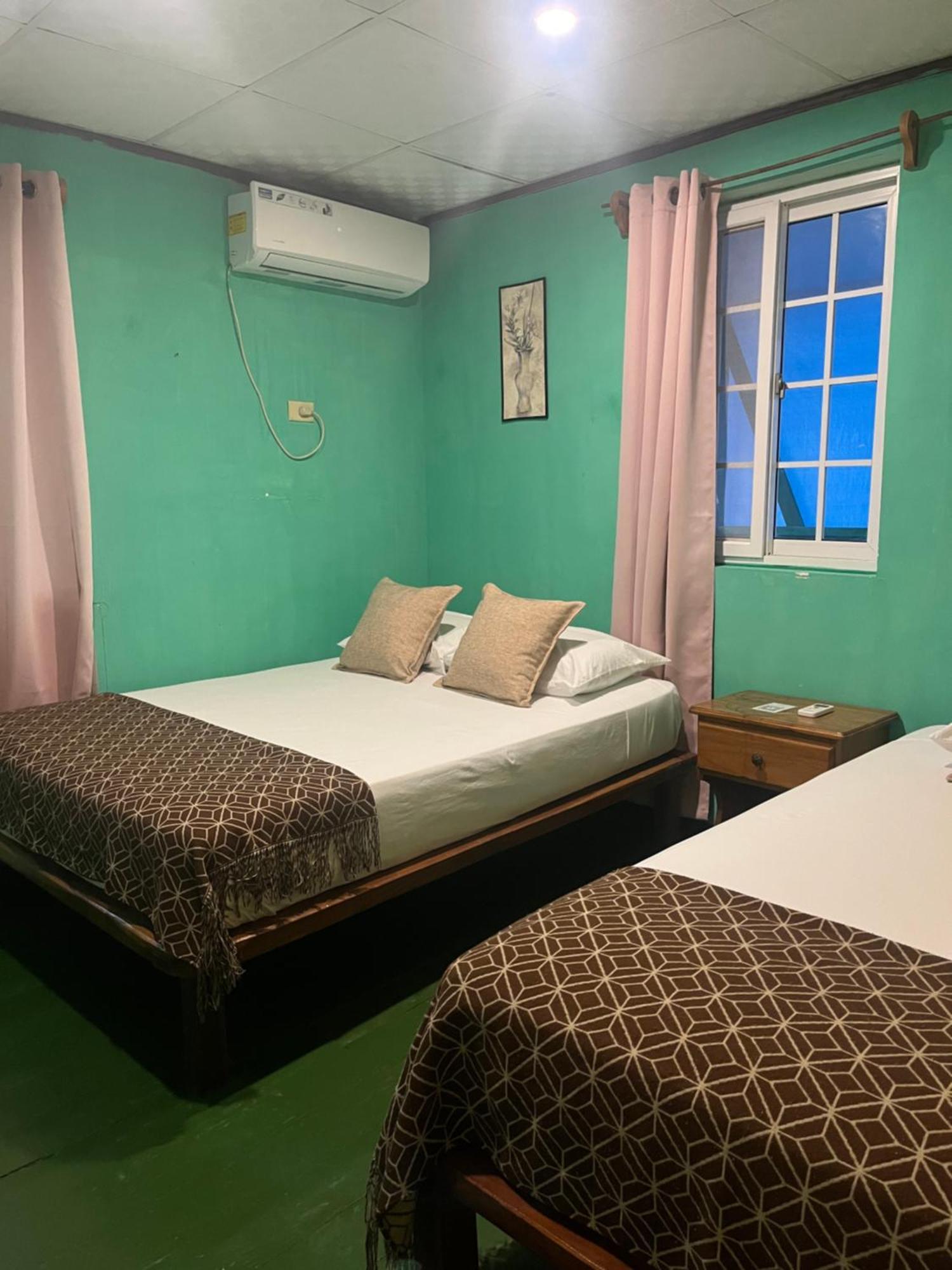Hostal Cay باستيمينتوس المظهر الخارجي الصورة